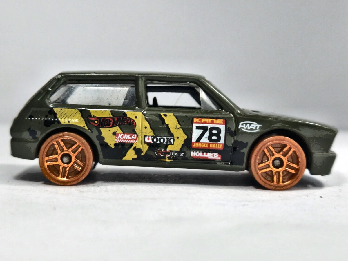 Volkswagen Brasilia Hot Wheels 2010 New Models 1:64 78 Luzak Zielony – zdjęcie 4
