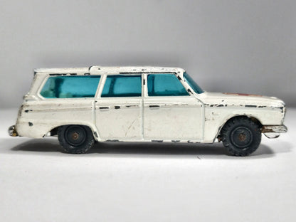 Studebaker Wagonaire Ambulans Husky '60 Biały 1:64 Made in Gt Britain – zdjęcie 4