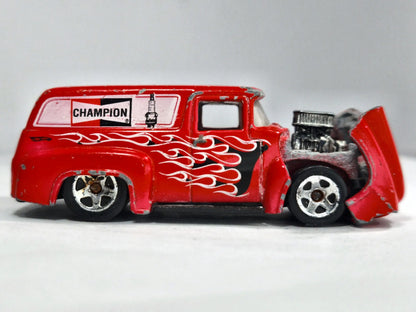 '56 Ford Hot Wheels 1999 First Editions 1:64 CHAMPION Luzak Czerwony – zdjęcie 4