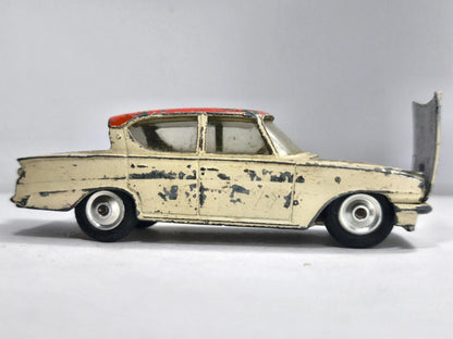 Ford Consul Classic Corgi '75 Kremowy 1:43 Made in Great Britain – zdjęcie 4