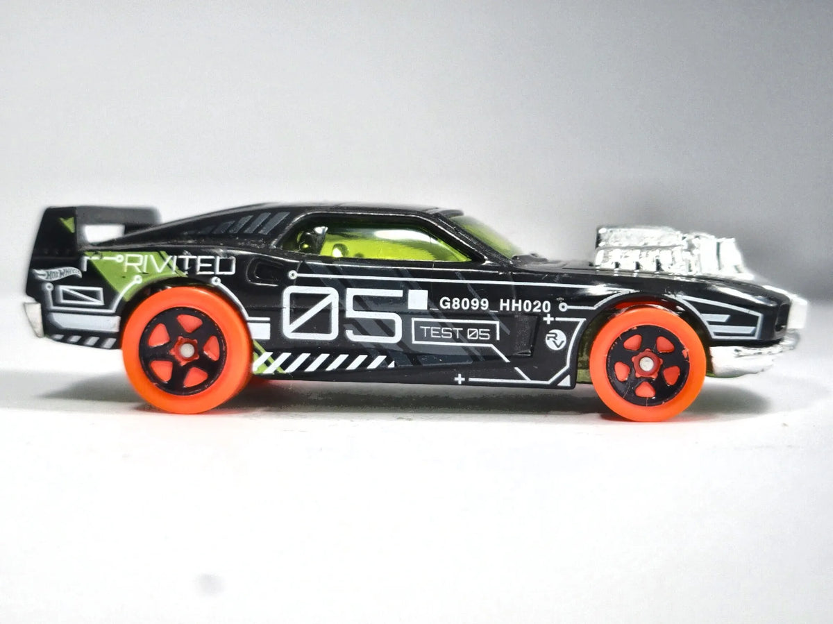 RIVITED, Seria AcceleRacers, Hot Wheels 2004, Die cast 1 NL, Czarny, 1:64 – zdjęcie 4