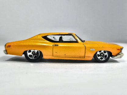'69 Chevrolet Chevelle Ss 396 Hot Wheels Redline 1:64 Luzak Muscle Car – zdjęcie 4