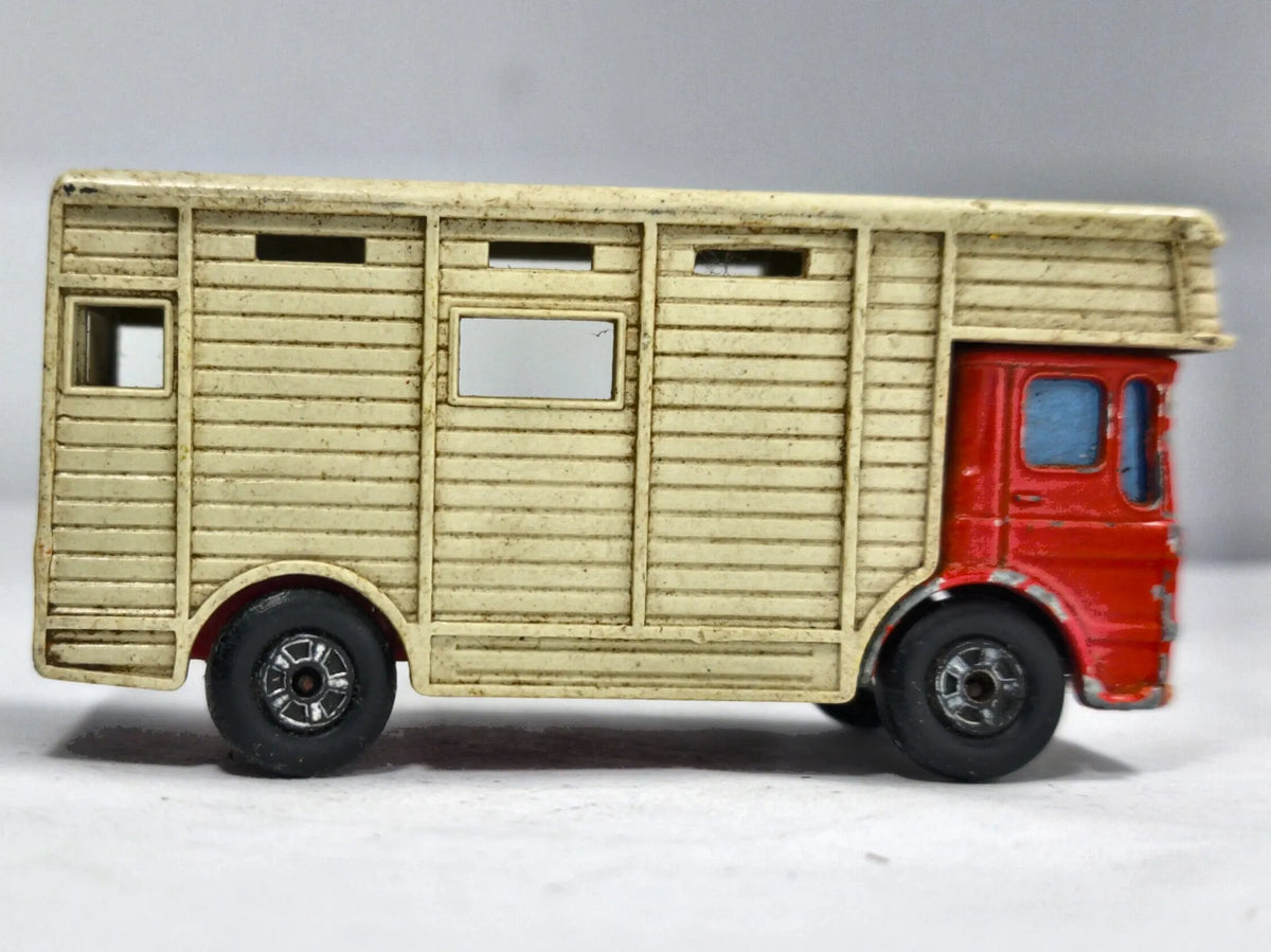 Leyland Ergomatic Horse Box Matchbox Superfast 1:64 Made in England Luzak – zdjęcie 4