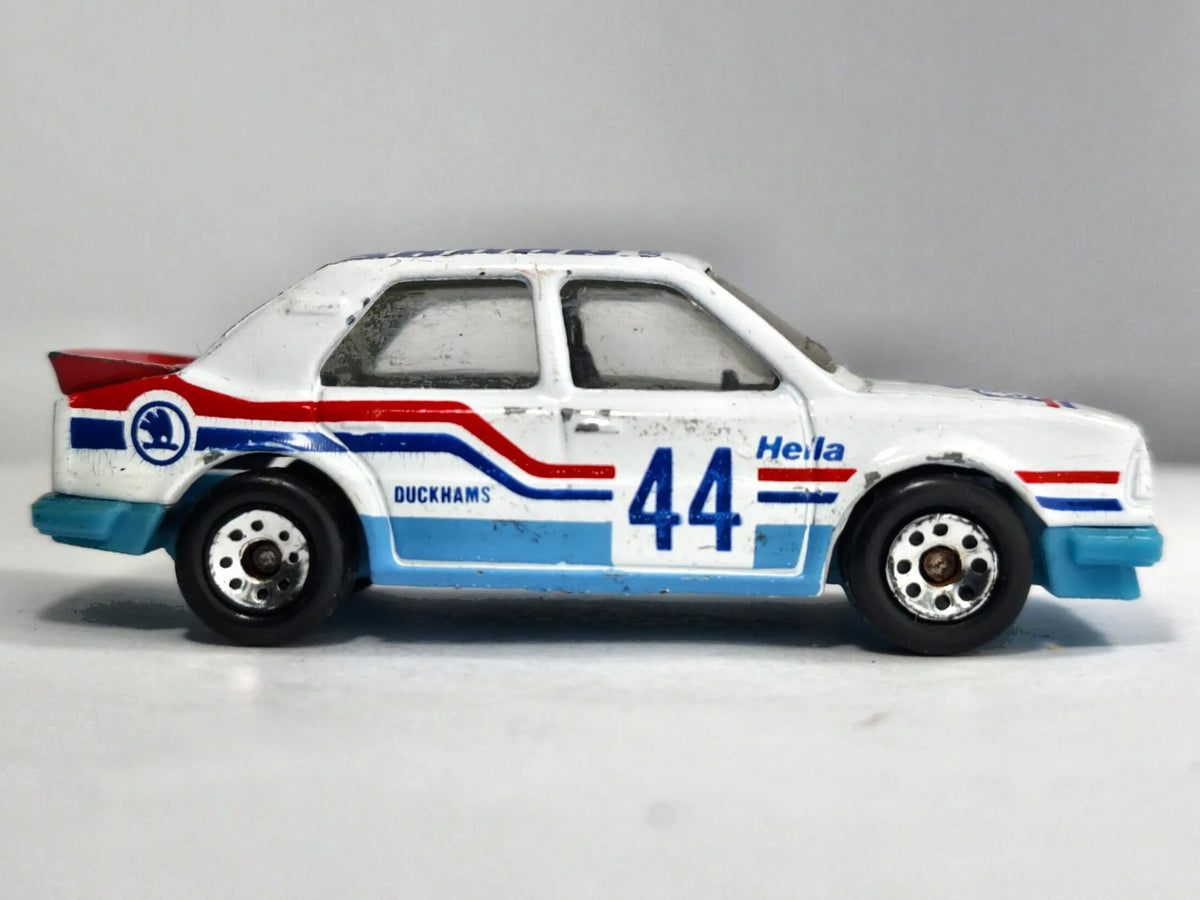 SKODA 130 LR Matchbox 1986 Biały 1:57 – zdjęcie 4