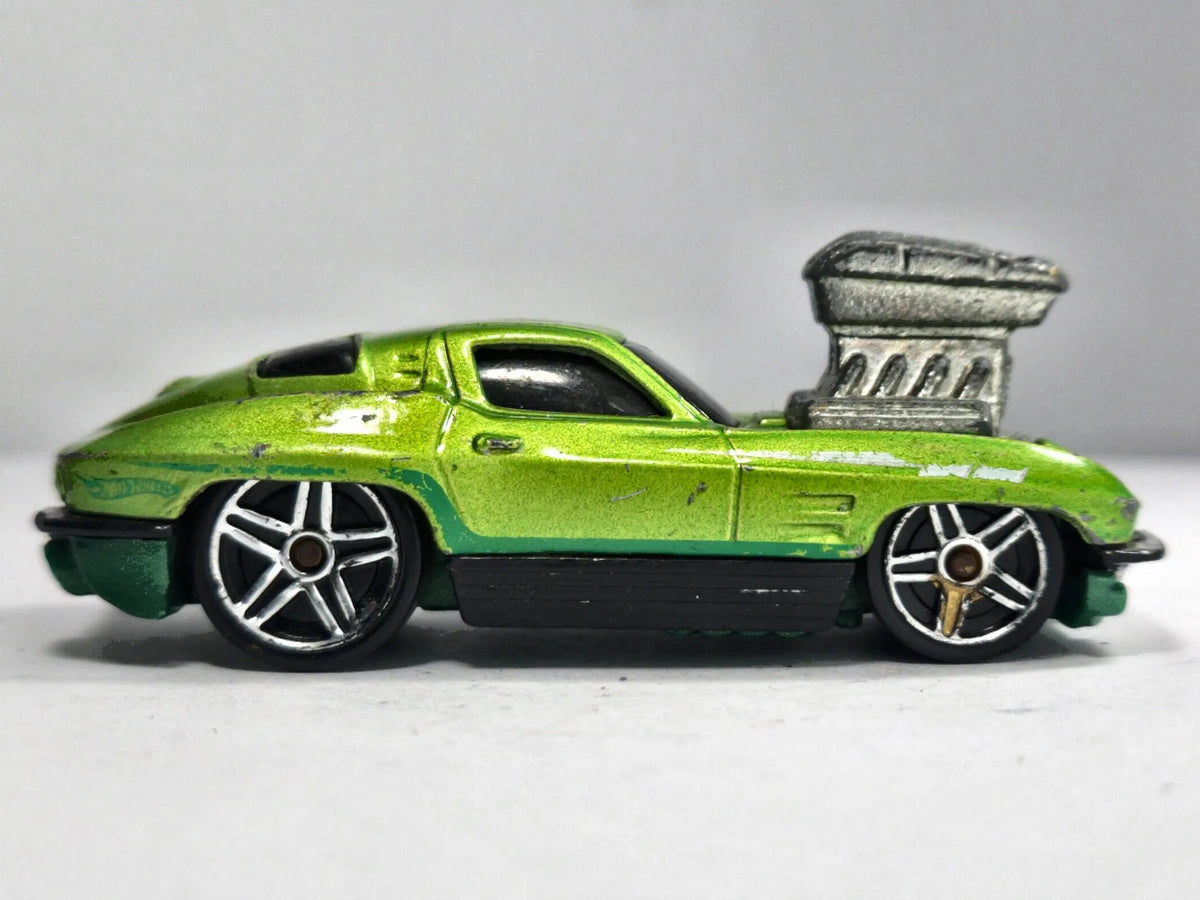 1963 Corvette ('Tooned) Hot Wheels 2004 First Editions 1:64 V8 Vega Luzak – zdjęcie 4