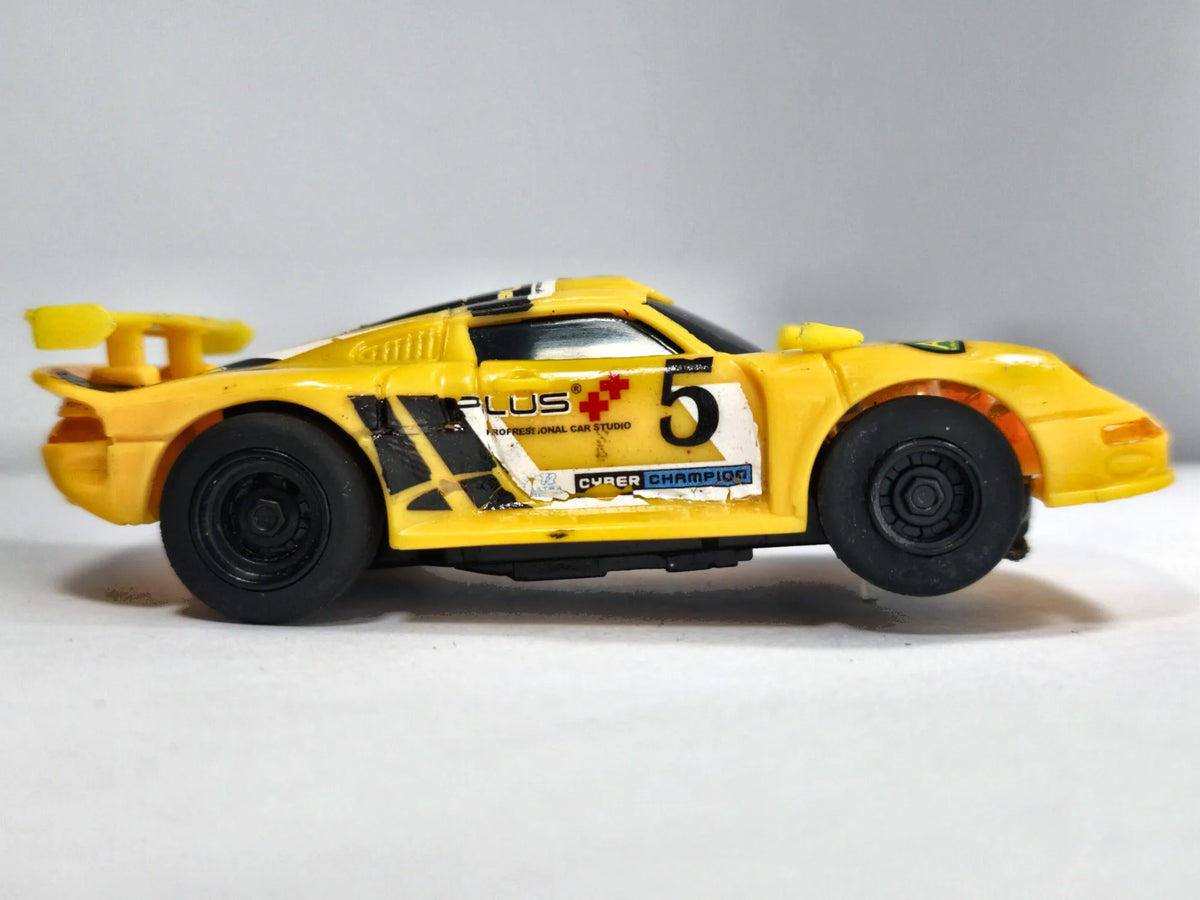 PORSCHE 911 GT1 / MODEL TOROWY Żółty 1:45 – zdjęcie 4
