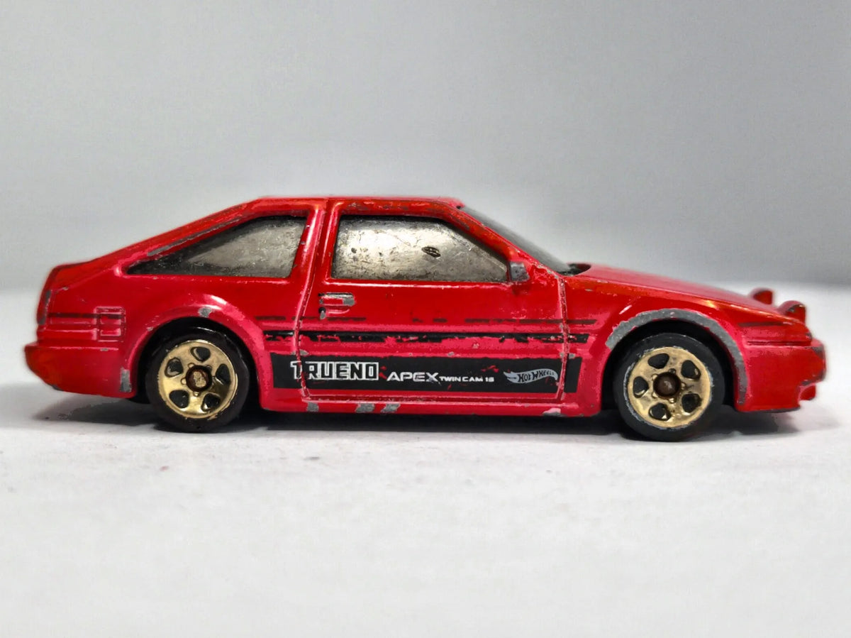 TOYOTA AE86 SPRINTER TRUENO Hot Wheels 2020 Czerwony 1:56 – zdjęcie 4