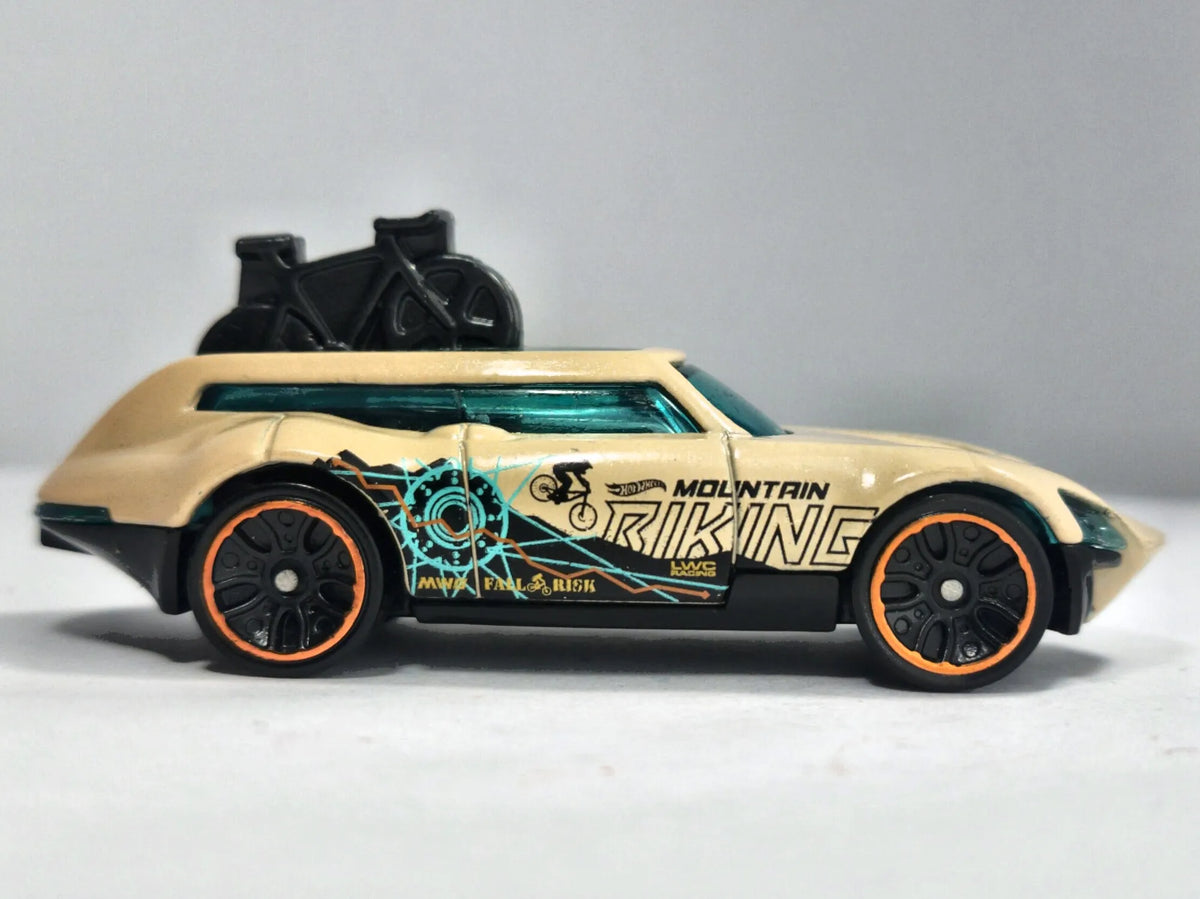 TOUR DE FAST, BIKING, Hot Wheels 2016, Die cast DHP35 Kremowy 1:64 Resoraki – zdjęcie 4
