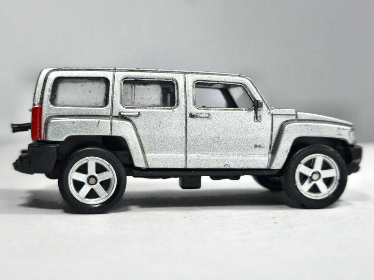 Hummer H2 Welly 1:64 Luzak Srebrny – zdjęcie 4