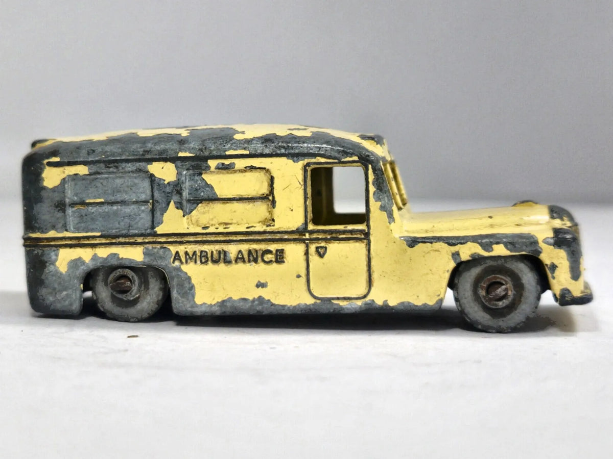 Daimler Ambulance Matchbox '50 Żółty 1:72 Made in England – zdjęcie 4