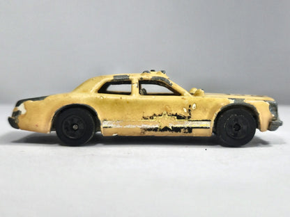 SHERIFF PATROL JAK DODGE MONACO, Hot Wheels 1977, Kremowy, 1:64, Resoraki – zdjęcie 4