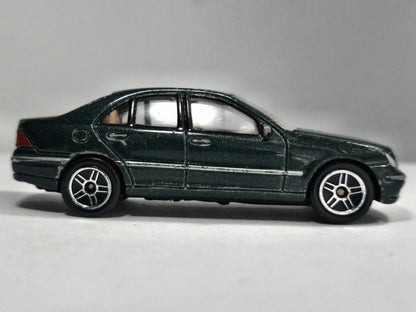 Mercedes-Benz C-Class Realtoy 1:55 Luzak Zielony – zdjęcie 4