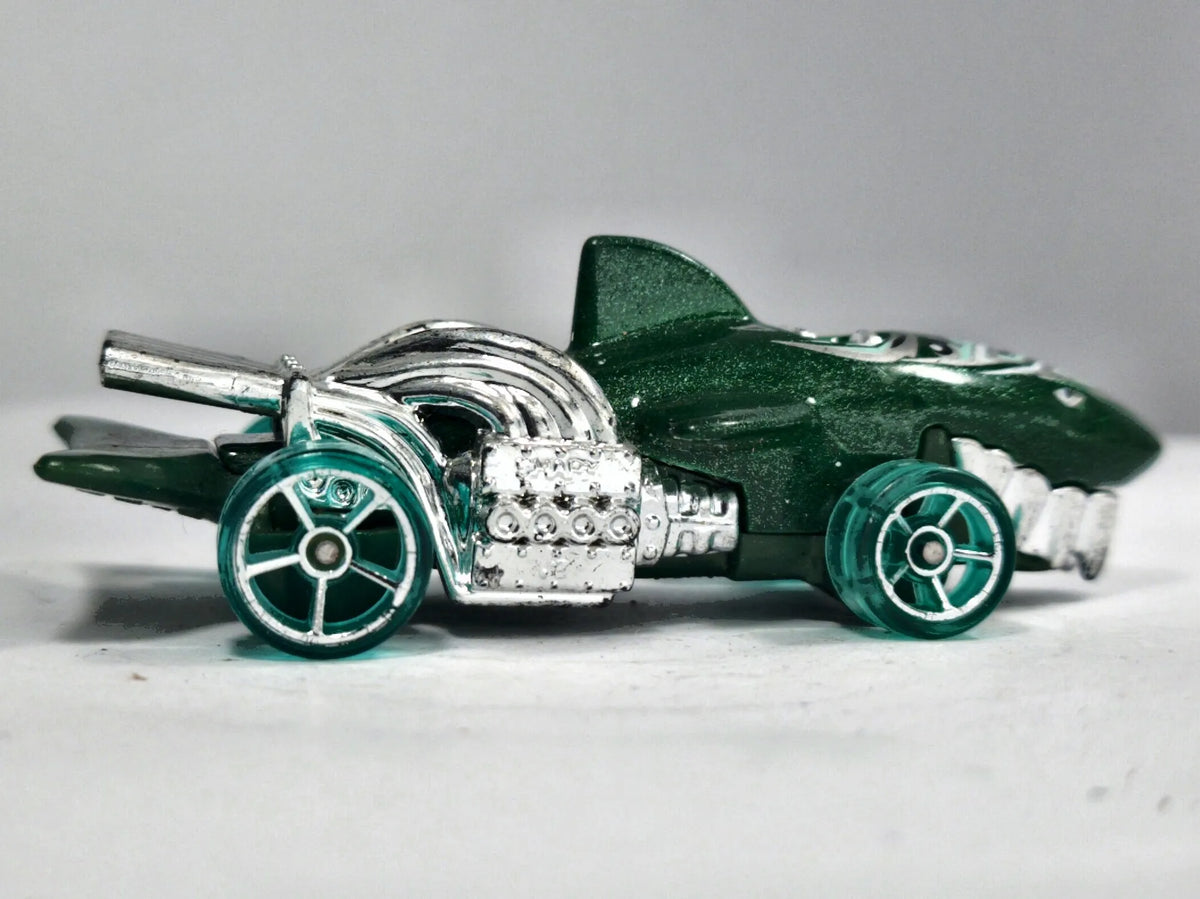 Sharkruiser Hot Wheels 2001 1:64 Luzak Zielony – zdjęcie 4