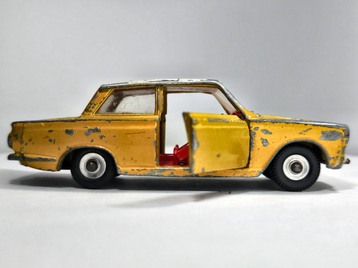 FORD CONSUL CORTINA Dinky Toys '70 Żółty 1:43 Made in England – zdjęcie 4