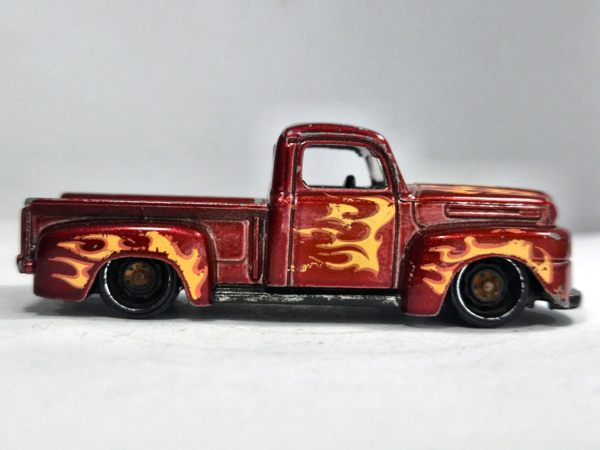 1949 Ford F-100 Hot Wheels 2012-2015 1:64 Pickup Luzak Bordowy – zdjęcie 4