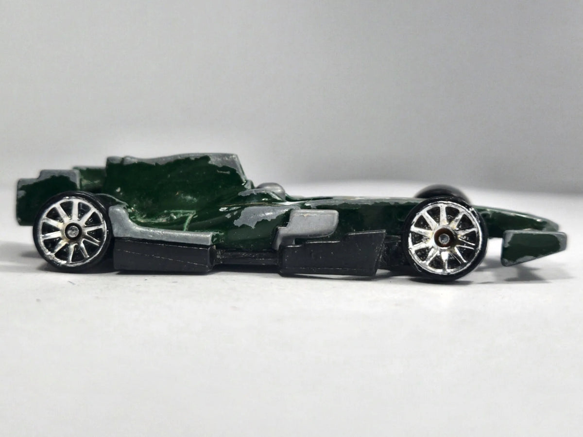 Formuła F1 Racer Hot Wheels 2011 Zielony 1:64 – zdjęcie 4