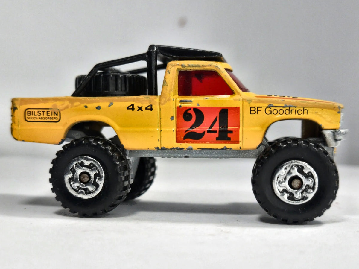 4X4 Open Back Truck Matchbox 1981 Żółty 1:64 Made in Macau – zdjęcie 4