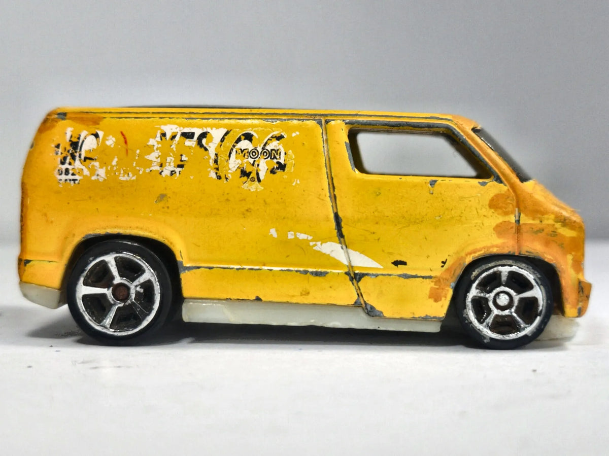 Custom '77 Dodge Van Hot Wheels 2007 Żółty 1:64 – zdjęcie 4