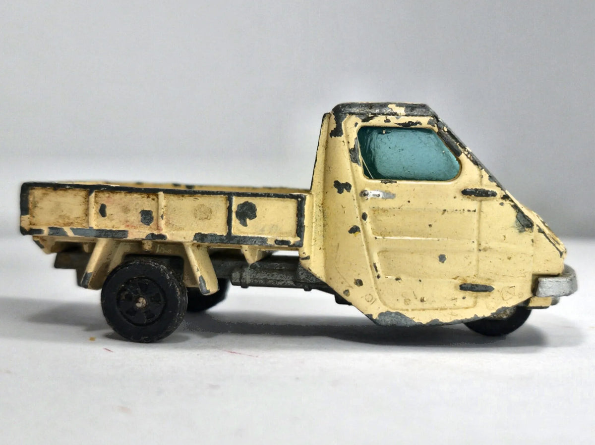 RELIANT TW9 Corgi Juniors Corgi Kremowy 1:64 Made in Gt Britain – zdjęcie 4
