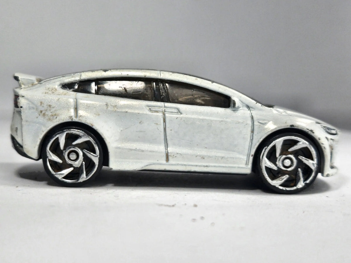 Tesla Model X Hot Wheels 2016 Mainline 1:64 Luzak Biały – zdjęcie 4