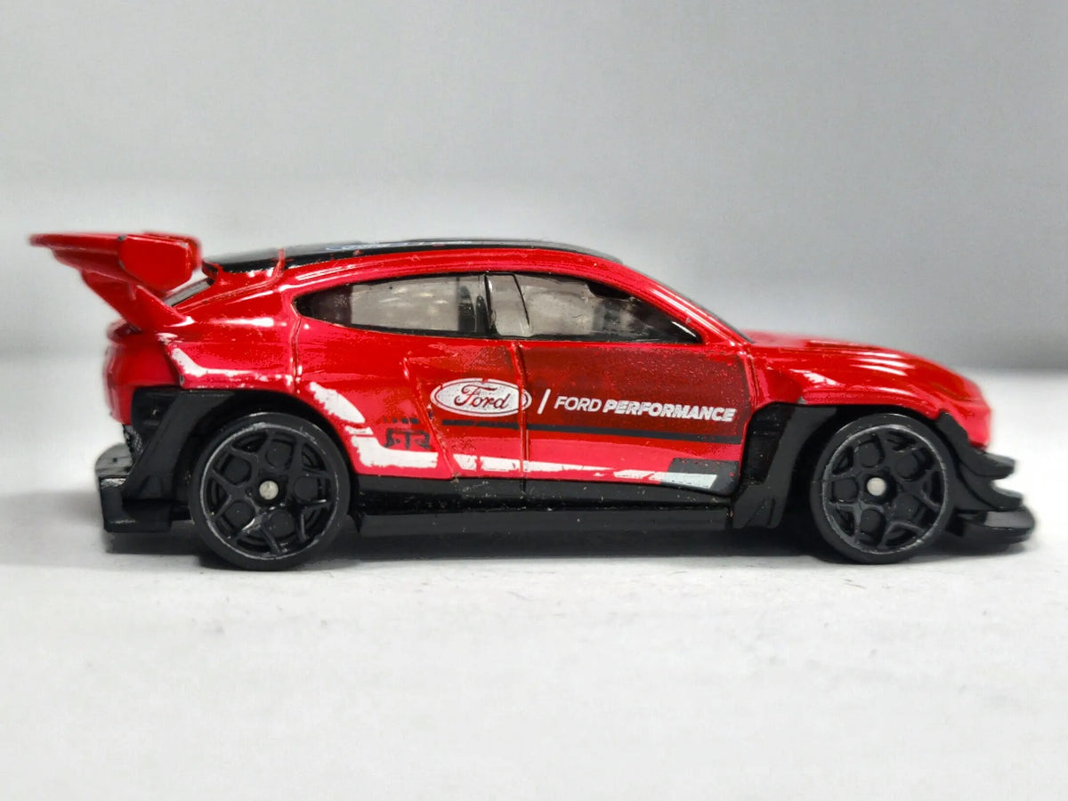 Ford Mustang Mach-E 1400 Hot Wheels 2022 HW Green Speed 1:64 Luzak Czerwony – zdjęcie 4