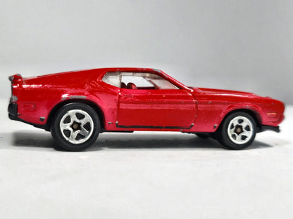 Ford Mustang Mach I Hot Wheels 1:64 Luzak Czerwony Muscle Car – zdjęcie 4