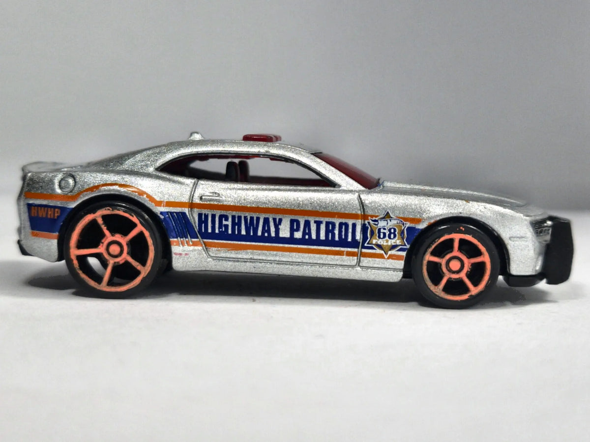 '10 CHEVROLET CAMARO SS POLICE, Hot Wheels 2015 Die cast T9579 Srebrny 1:64 – zdjęcie 4