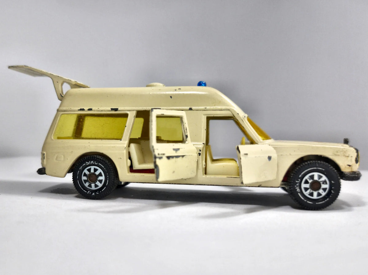 Ambulans MERCEDES-BENZ BINZ-EUROP 1200L SIKU '75 Krem 1:43 Made in Germany – zdjęcie 4