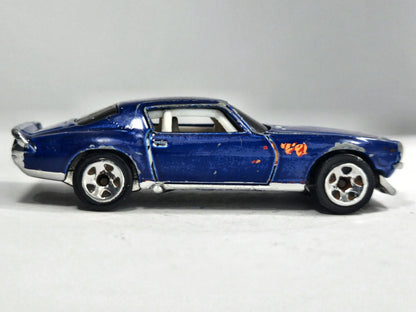 '70 Camaro Hot Wheels 2011 1:64 07 Luzak Niebieski – zdjęcie 4
