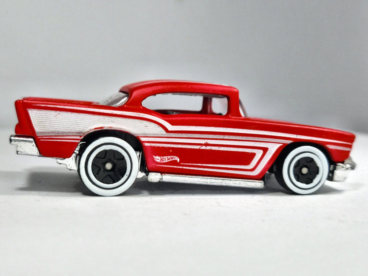 '57 Chevy Hot Wheels 1976-2018 1:64 Luzak Czerwony – zdjęcie 4