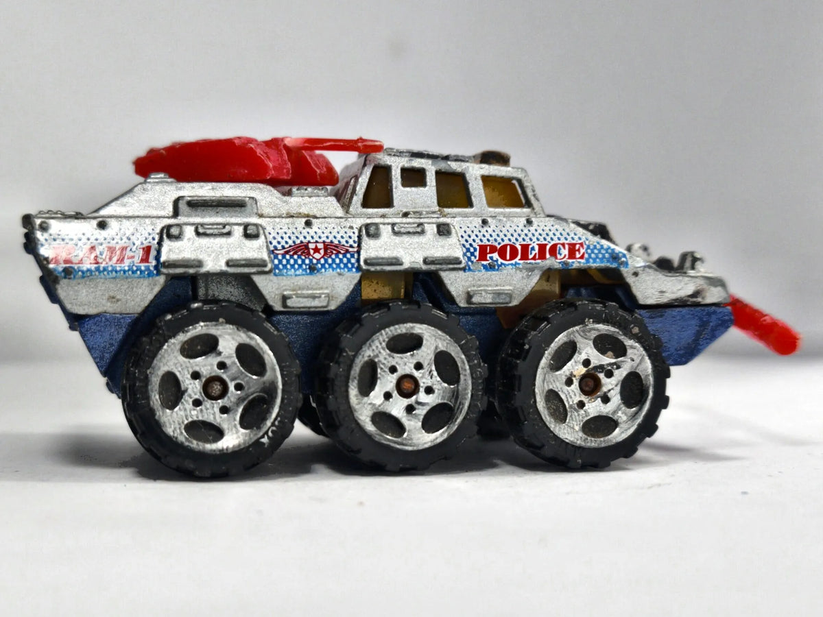 Battering Ram Hot Wheels 1992 1:64 POLICE Luzak Srebrny Policja – zdjęcie 4