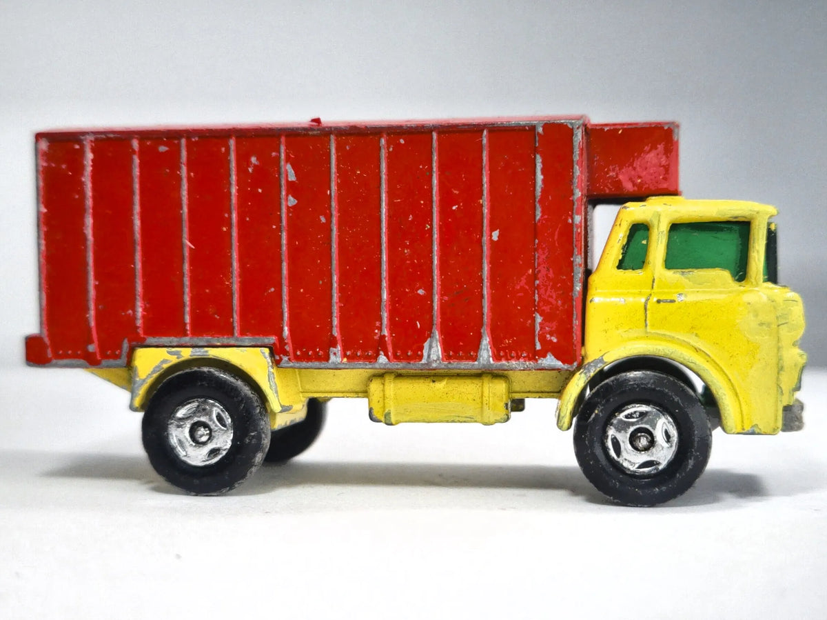 G.M.C. REFRIGERATOR TRUCK, Matchbox, Made in England, No.44, Żółty, 1:87 – zdjęcie 4