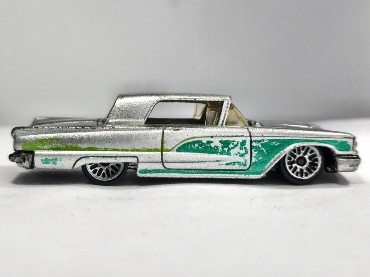 Ford Thunderbird 1958 Hot Wheels 2003 Mainline 1:64 Luzak Srebrny – zdjęcie 4
