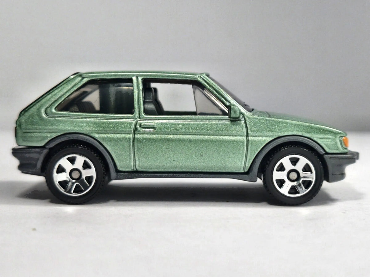 1983 FORD FIESTA MK2, Matchbox 2023, Die cast MB1446, Miętowy 1:55 Resoraki – zdjęcie 4