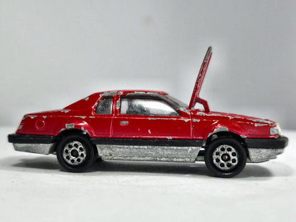 Ford Thunderbird Majorette 1:72 Made in France Luzak Czerwony 2xMetal – zdjęcie 4