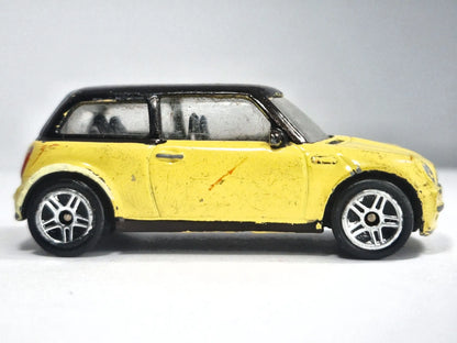 BMW NEW MINI, Realtoy, Die cast, Żółty i Czarny, 1:56, Resoraki – zdjęcie 4