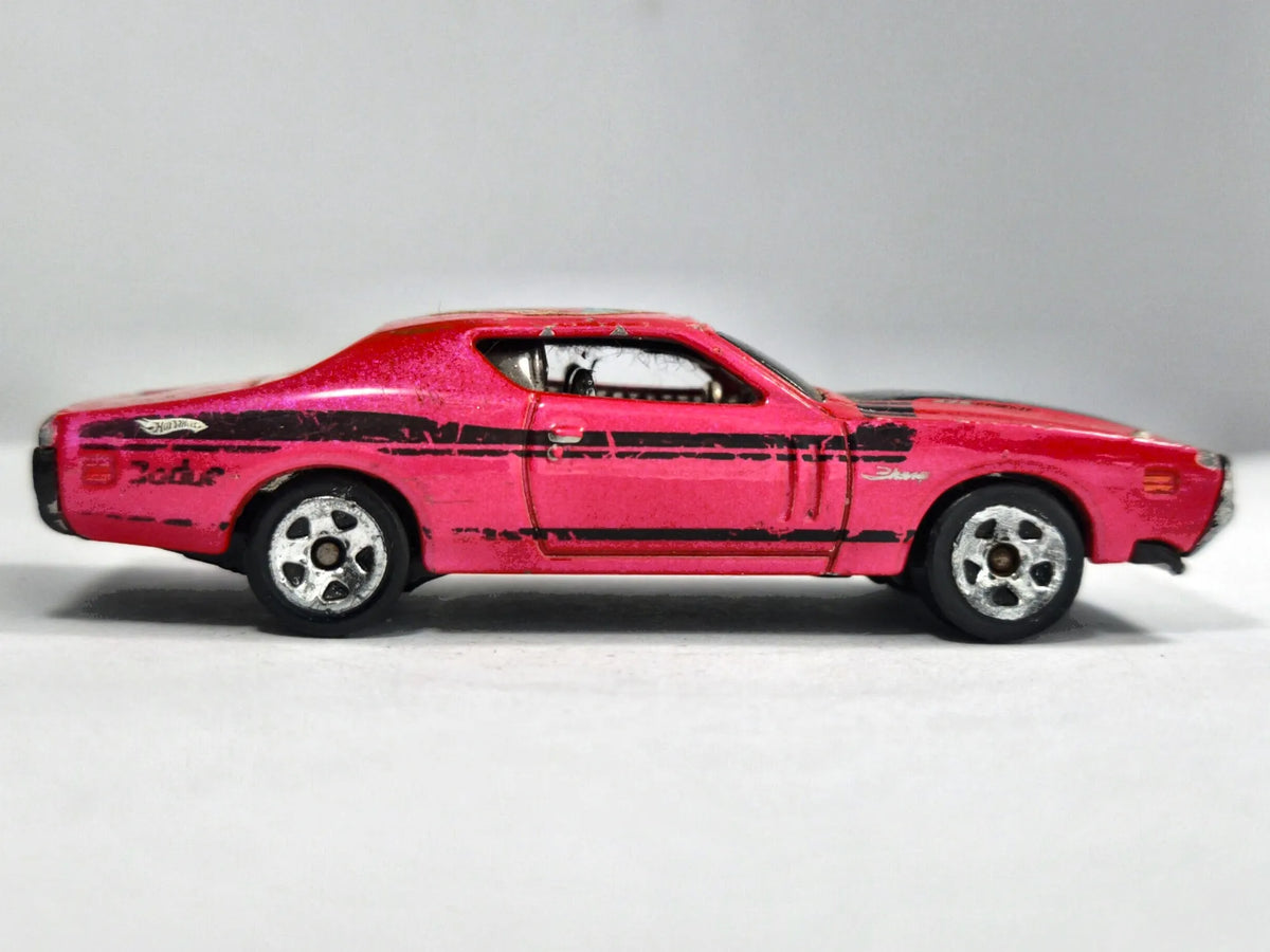 1971 Dodge Charger Hot Wheels 2009 1:64 Luzak Różowy Muscle Car – zdjęcie 4