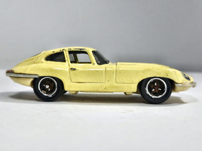 Jaguar E-Type Coupe Matchbox '90 Kremowy 1:64 – zdjęcie 4