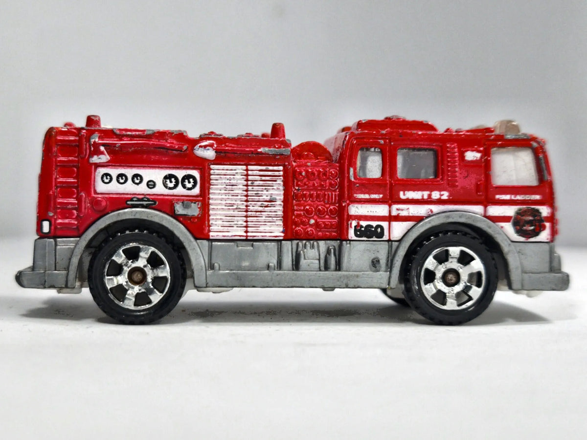 Pierce Dash Fire Engine Matchbox 2002 1:64 Wóz strażacki Straż pożarna – zdjęcie 4