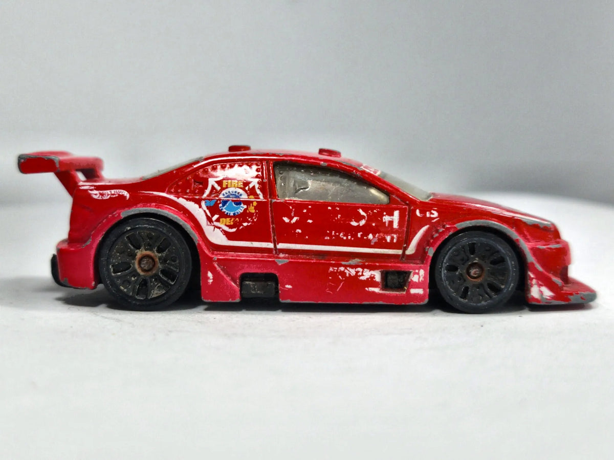 Amazoom Hot Wheels 2001 1:64 Oshkosh Fire Department Luzak Czerwony – zdjęcie 4