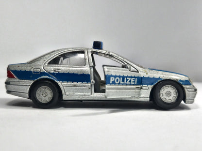 MERCEDESBENZ C320 Policja SIKU Srebrny 1:45 – zdjęcie 4