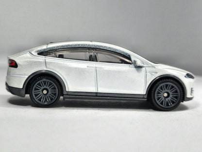 Tesla Model X Matchbox 2021 Mainline 1:64 Luzak Biały – zdjęcie 4