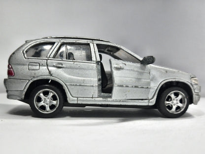 BMW X5 Maisto Srebrny 1:42 – zdjęcie 4