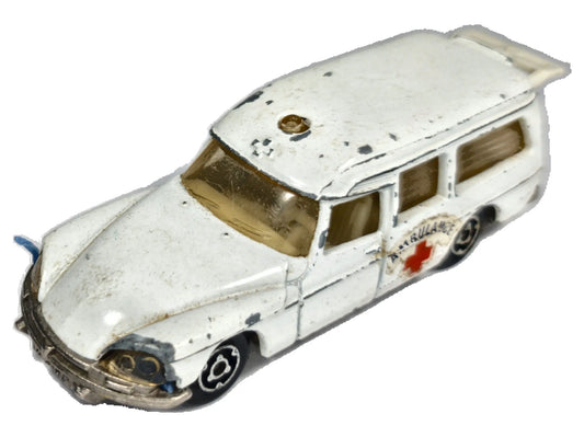 DS 21 AMBULANCE Majorette '70 Biały 1:65 Made in France