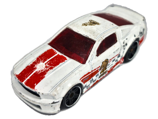 '07 Ford Mustang Checkmate Hot Wheels 2007 Biały 1:64