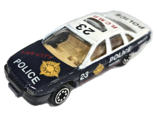 Ford Crown Victoria Police Pioneer 1:64 R.C.M.P. Luzak Granatowy Policja