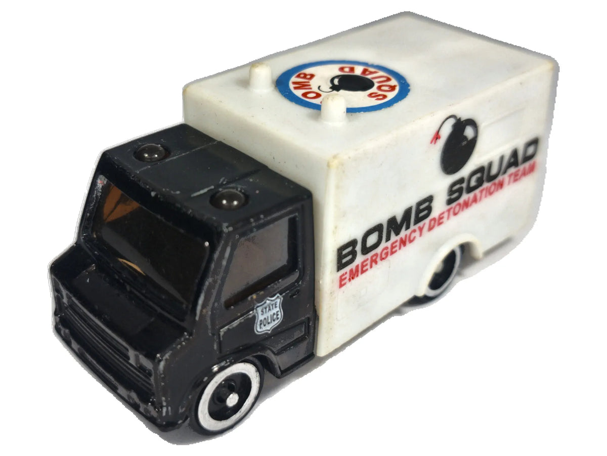 BOMB SQUAD JAK MERCEDES VAN, Nico 1983, Die cast 8021 Czarny 1:55, Resoraki