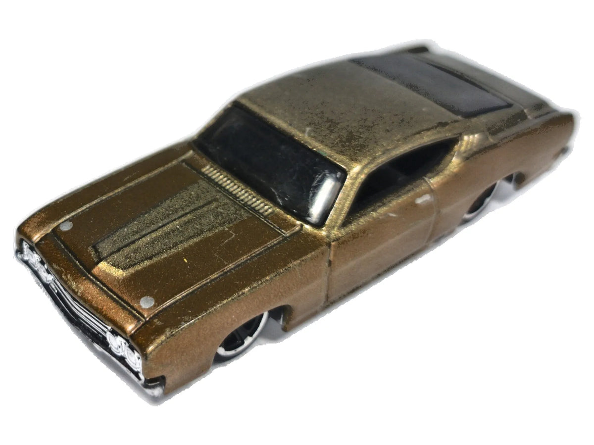 Dodge Challenger Matchbox 1975 Superfast 1:64 Luzak Złoty