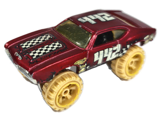 Olds 442 Hot Wheels 1970 1:64 Muscle car HEAT Luzak Czerwony