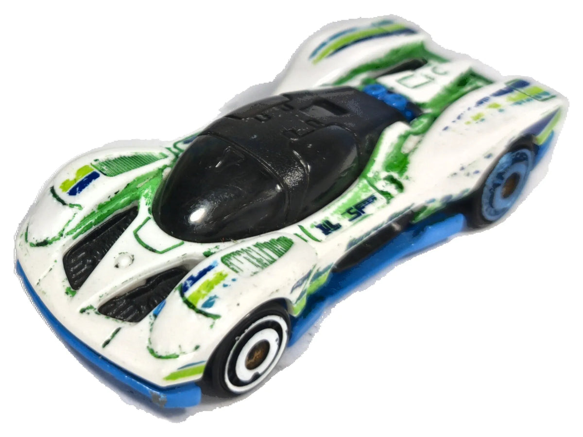 Group C Hot Wheels 2022 1:60 Biały fantasy car